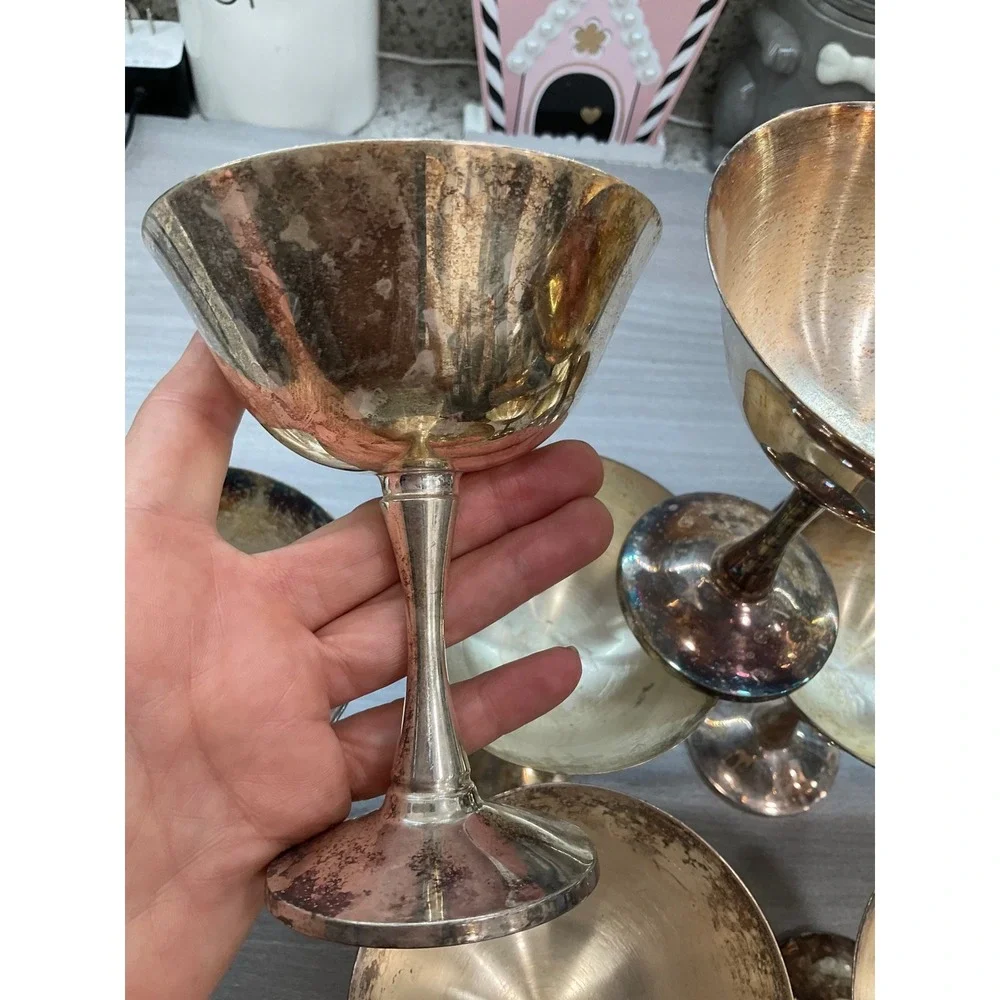 NINE VINTAGE SALEM SILVER PLATED CHAMPAGNE GOBLETS